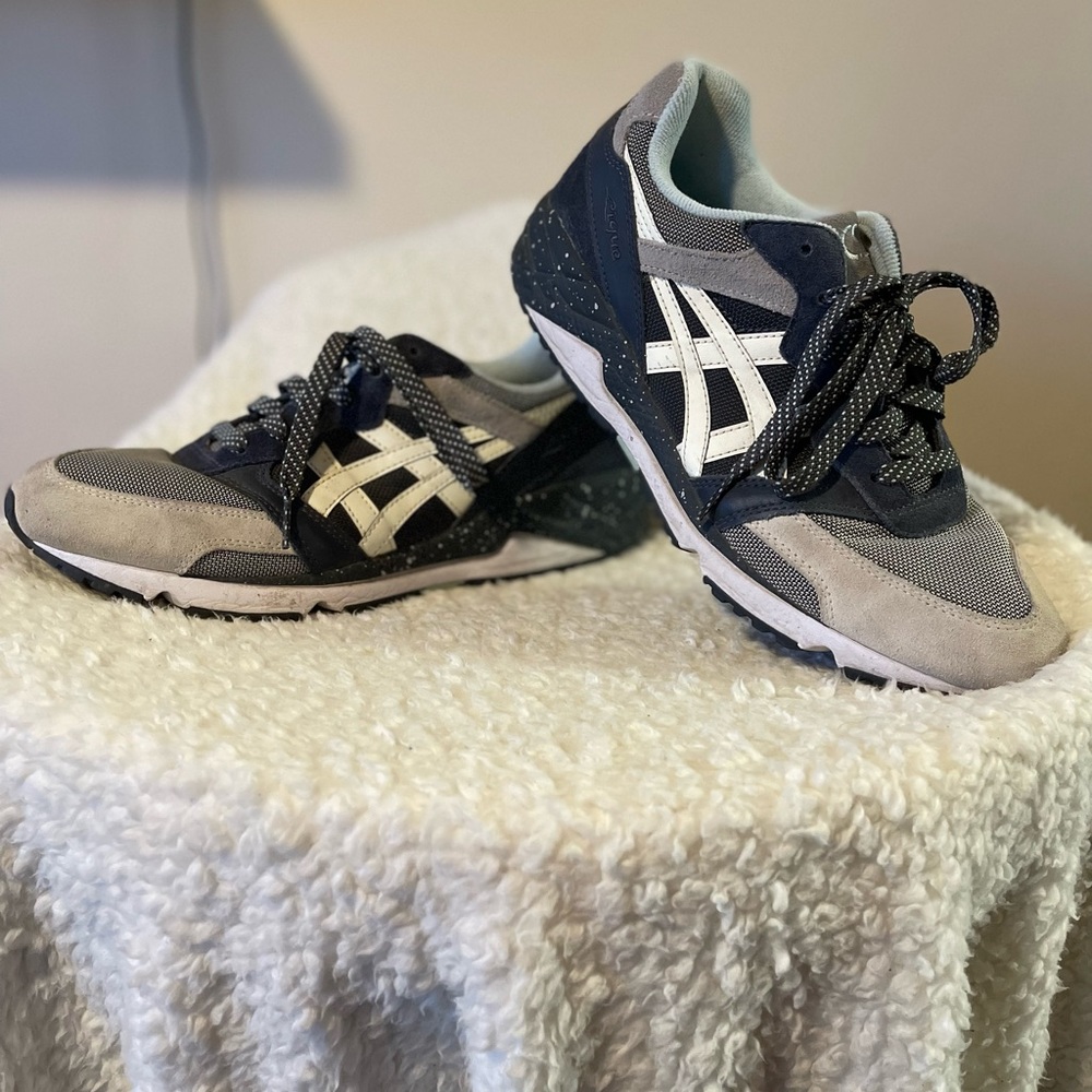 Men’s ASICS Gel Running Shoes 9.5